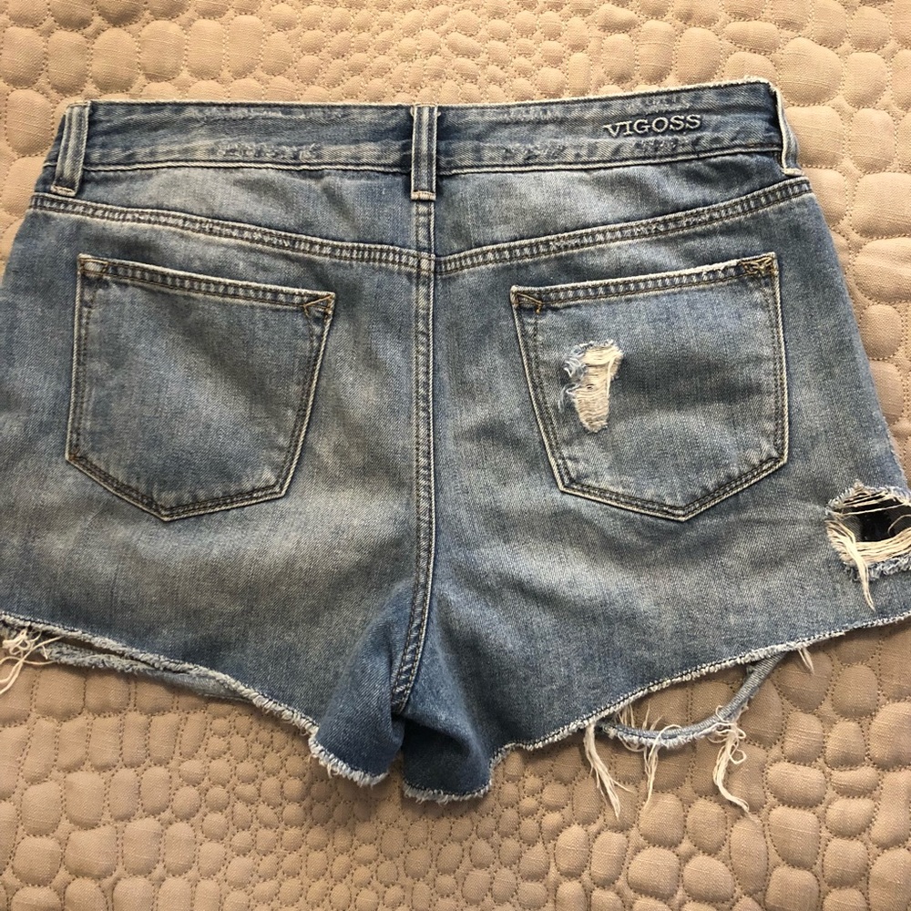 Distressed shorts - Picture 5 of 5